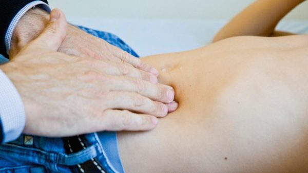 Bác sĩ sẽ chỉ định những phương pháp điều trị nào cho đau bụng bên hông trái?
