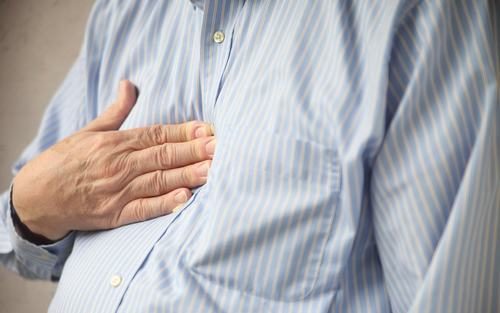 Những triệu chứng khác của viêm phúc mạc ngoài đau bụng là gì?
