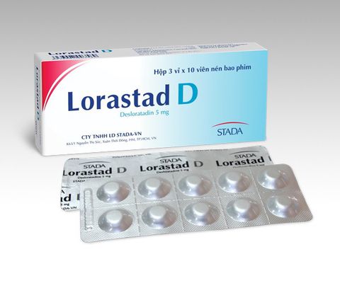 Thuốc Lorastad D 5mg được sử dụng để điều trị những triệu chứng gì liên quan đến viêm mũi dị ứng và mày đay?
