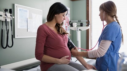 Tại sao việc kiểm tra huyết áp của mẹ bầu là quan trọng?
