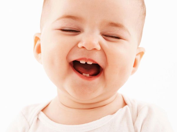 Những dấu hiệu nhận biết bé mọc răng
