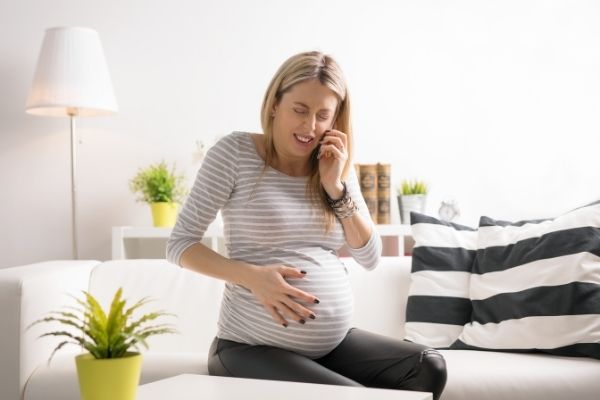Đau bụng dưới thúc xuống và hậu môn khi mang thai có ảnh hưởng đến thai nhi không?