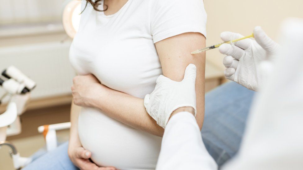 tiêm vaccine cho phụ nữ mang thai 
