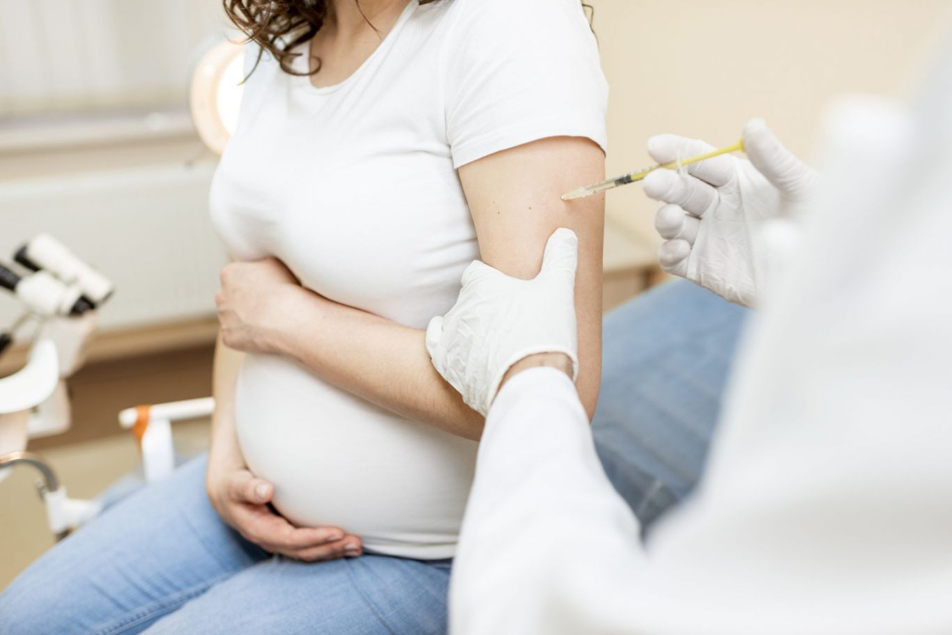 tiêm vaccine covid cho phụ nữ mang thai