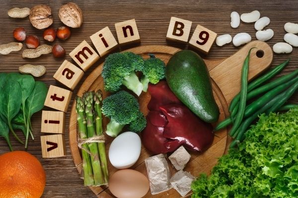Vitamin B9 và B12 có liên quan đến sự sản sinh tế bào máu như thế nào?
